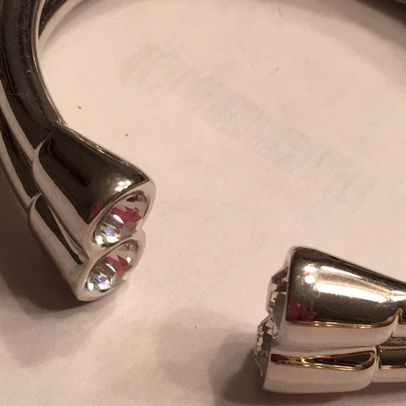 NWT Guess silver tone rhinestones cuff bracelet - Picture 3 of 4